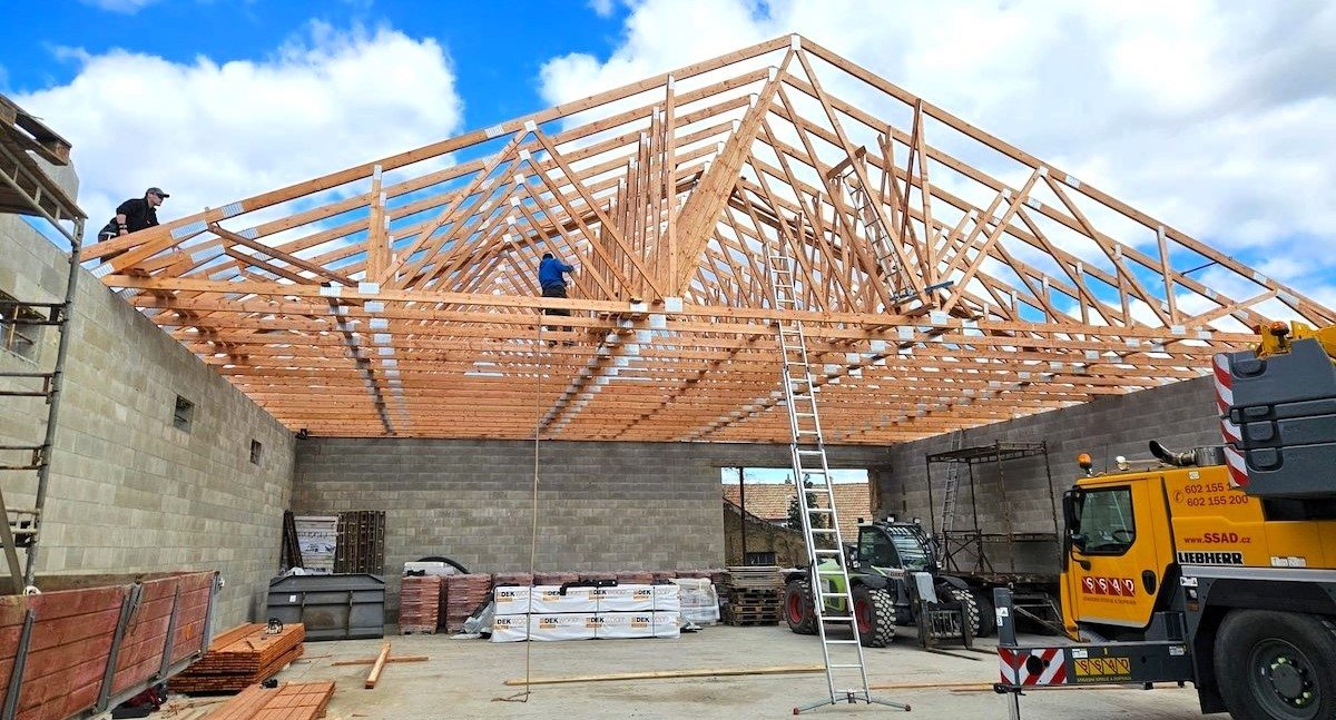 Vazníky hala Rovné